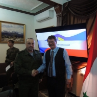 Jaromír Kohlíček se rovněž setkal s velitelem základny letectva Ruské federace generálem Kheimim